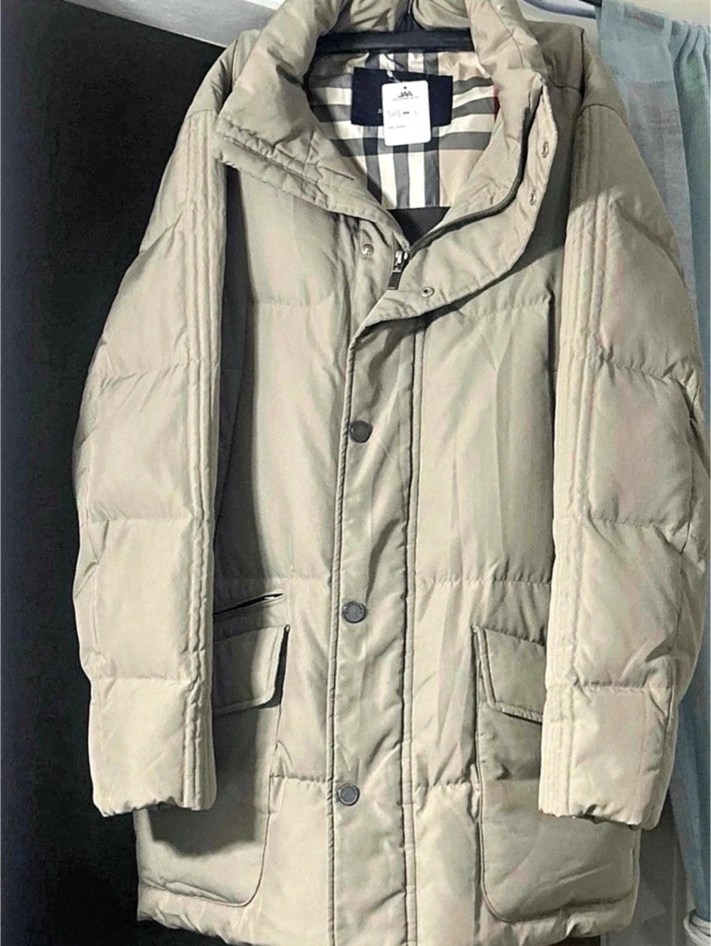 Burberry Jackeet Puffer Coat in beige